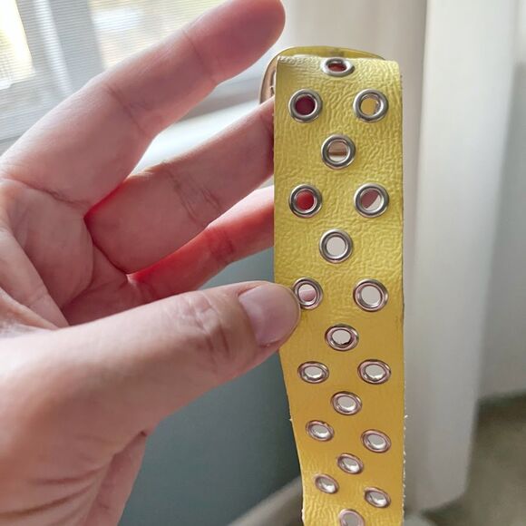 Genuine Leather Wider Width Thin Lightweight Adjustable Grommet Buckle Bracelet - Picture 4 of 7